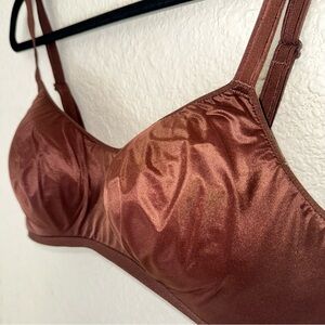 Victorias Secret No Wire Large convertible strap bra in brown